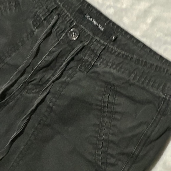 Calvin Klein Jeans Womens Black Cargo Cropped Pants Size 6 Drawstring Waist - Picture 6 of 12